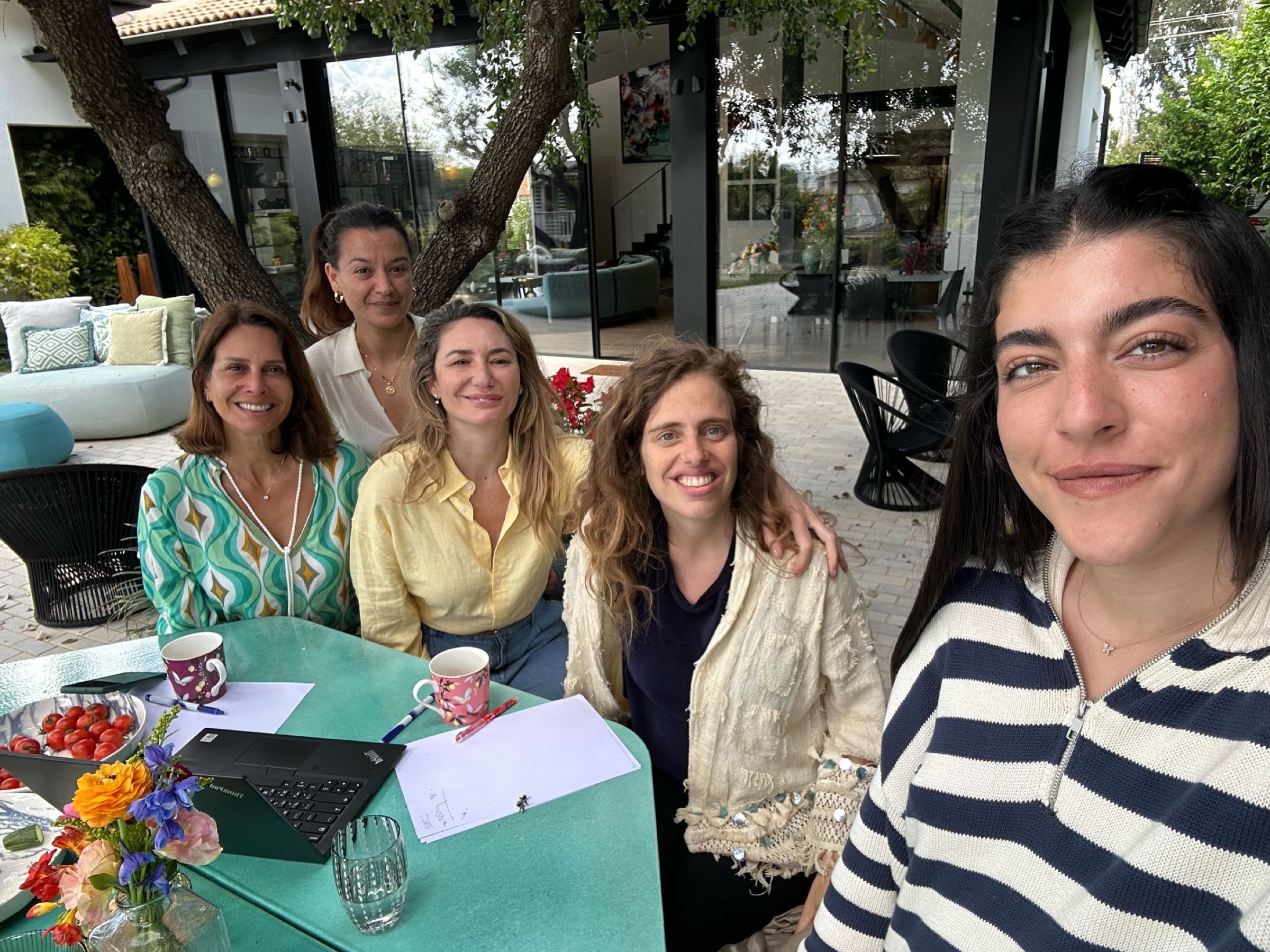 הראל וחמוטל עם מקימות אדמות תקווה- נרקיס אלון, מיכל צרפתי ומיכל אנסקי